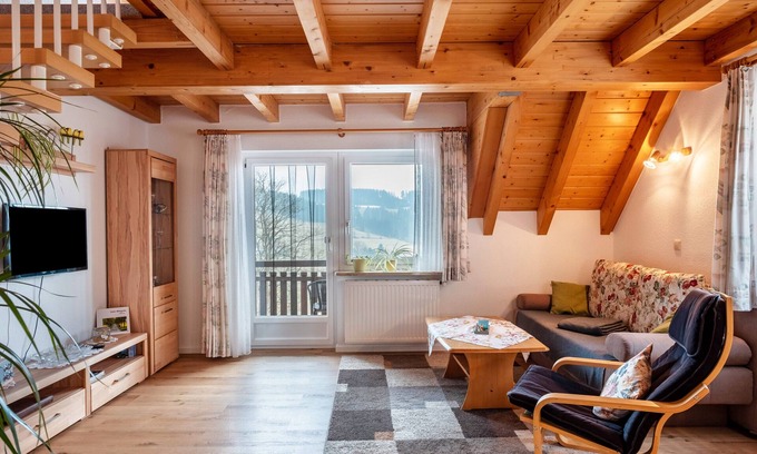 Rudenberg Apartment | Apartment 'Berghofblick' with Shared Garden, Balcony and Wi-Fi