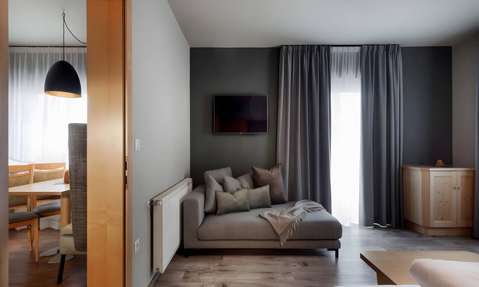 Burgusio Apartment | Apartment 'Bergfreiheit 2' with Mountain View, Shared Terrace and Wi-Fi