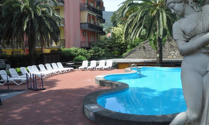 Moneglia Apartment | Apartment "Bilocale Moneglia 38" with Shared Pool & Wi-Fi
