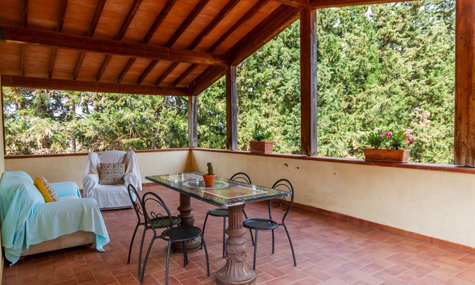 Principina a Mare Apartment | Apartment 'Calasole' with Shared Pool, Wi-Fi and Air Conditioning