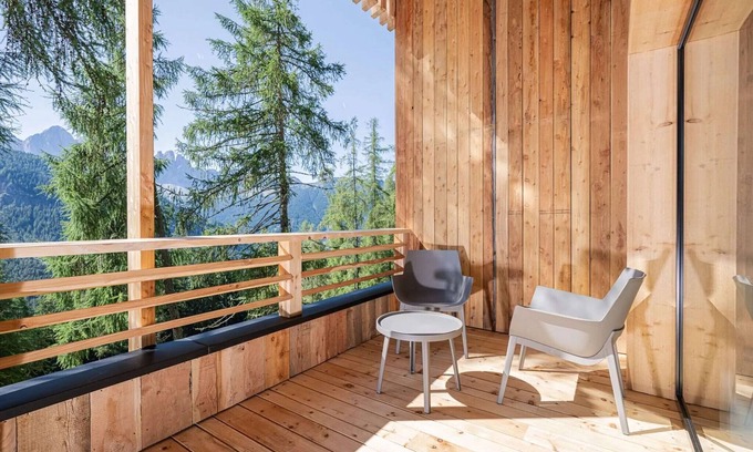 Funes Apartment | Apartment 'Calma' with Lake View, Shared Terrace and Wi-Fi