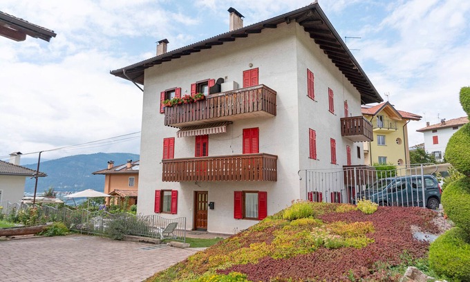 Romeno Apartment | Apartment 'Casa Del Sole, Relax E Natura' with Mountain View, Private Garden and Wi-Fi