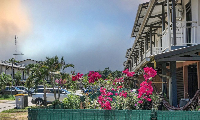 Cayenne Apartment | Apartment Cayenne Chic Elegant Design with Tropical Wood