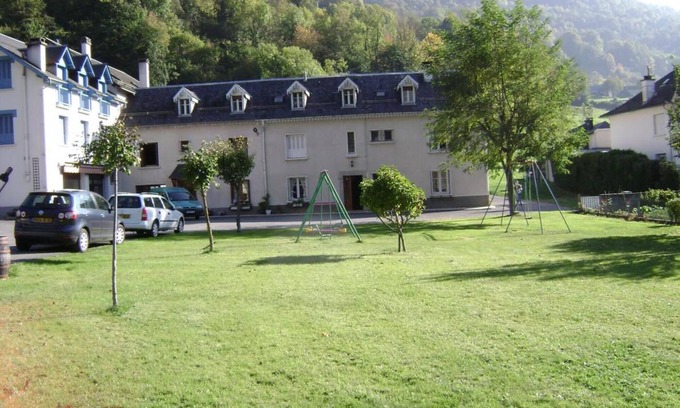 Esterre Apartment | Apartment 'Cazaux - Appt 1' with Mountain View, Private Terrace and Wi-Fi