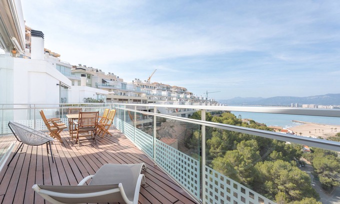 Faro de Cullera Villa | Apartment 'Chalet Villa Turistica Faro Cullera' with Sea View, Wi-Fi and Air Conditioning