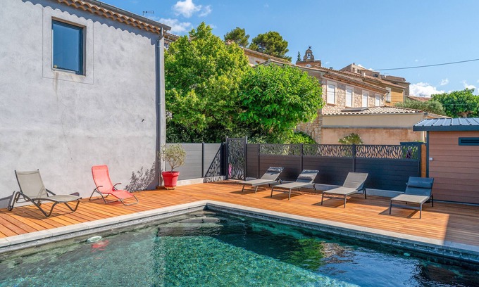 Rasteau Apartment | Apartment 'Côté Vigne' with Shared Pool, Private Terrace and Wi-Fi