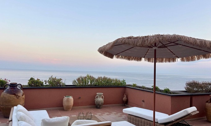Varazze Villa | Apartment 'Della Baia' with Sea View, Private Terrace and Wi-Fi