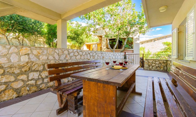 Zubovici Apartment | Apartment directly at the beach, free WiFi