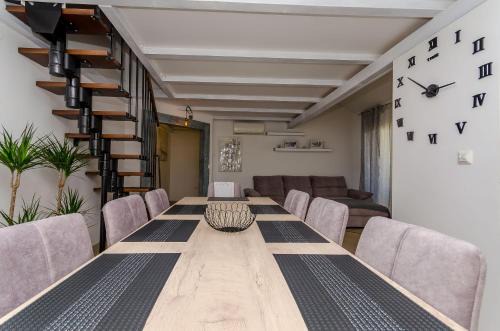 Trogir Apartment | Apartment Dora