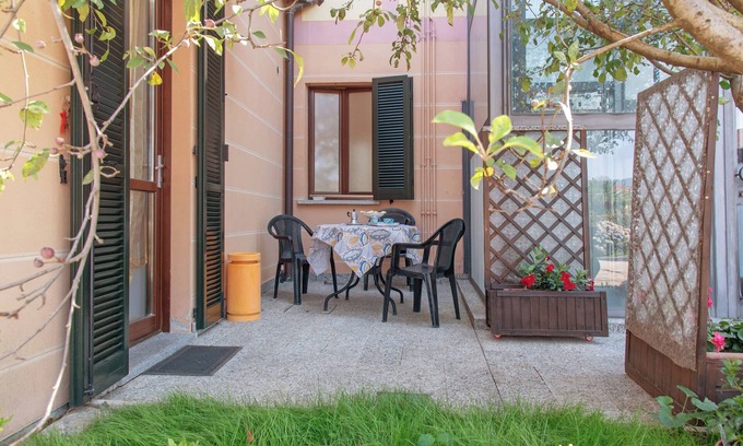 Luino Apartment | Apartment 'Elisa' with Private Garden