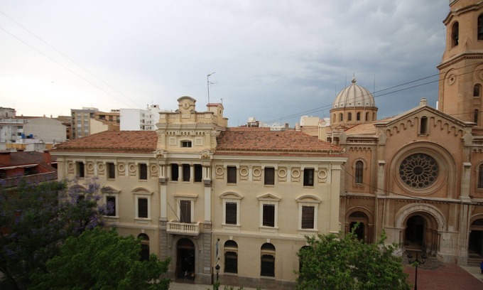 Castello de la Plana Apartment | Apartment 'Amage Suite' with Shared Terrace, Wi-Fi and Air Conditioning