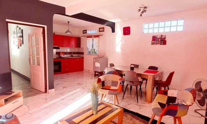 Mahajanga Apartment | Apartment F4 Londres piscine terrasse coin barbecue. 3 km from the city center!