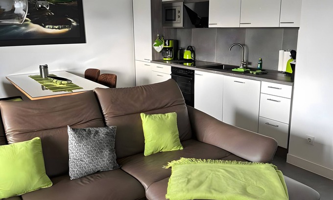 Schonebeck Apartment | Apartment 'Ferienwohnung 11' with Shared Terrace, Balcony and Wi-Fi