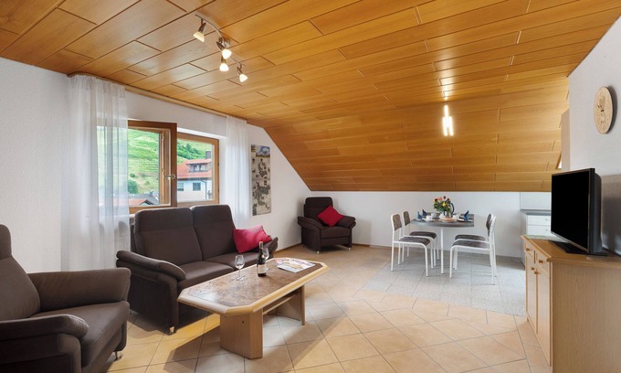 Buehlertal Apartment | Apartment 'Ferienwohnung Hörth 1' with Mountain View, Shared Garden and Wi-Fi