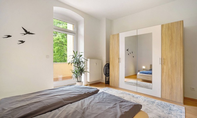 Kaßberg Apartment | Apartment 'Ferienwohnung Mit Stellplatz' with Balcony and Wi-Fi