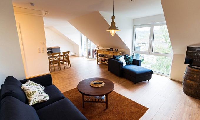 Wallersheim Apartment | Apartment 'Ferienwohnung Weitblick Koblenz' with Balcony and Wi-Fi