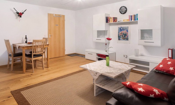 Umkirch Apartment | Apartment 'Ferienwohnung Umkirch' with Wi-Fi
