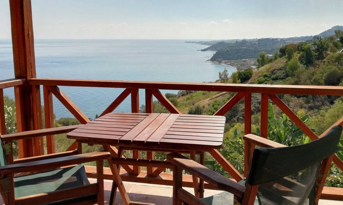 Xirokastello Apartment | Apartment for 4/6 people with amazing sea view
