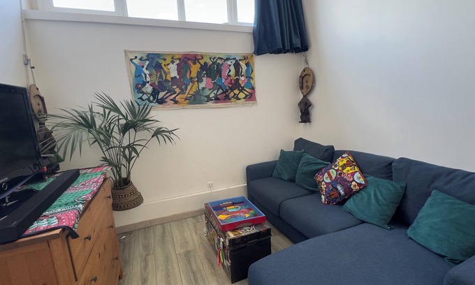 Quartier de la Chapelle Apartment | Apartment for 4 with courtyard in the 18th