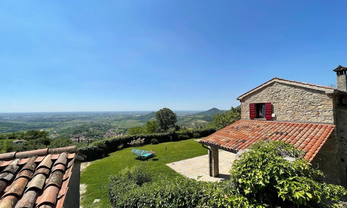 Arqua Petrarca Apartment | Apartment for 8 persons approx. 270 m² in Arquá Petrarca, Veneto (Padova Province)