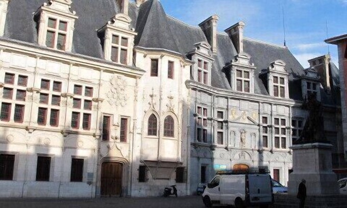 Quartier Hyper-Centre Apartment | apartment for easy access to all places tram bus