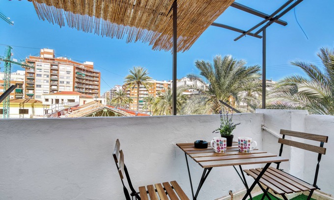 Gandia Apartment | Apartment 'Gandia Center' with Balcony, Wi-Fi and Air Conditioning
