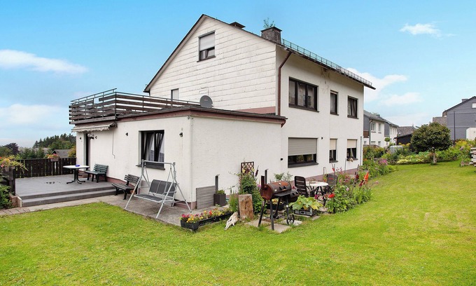 Heringhausen Apartment | Apartment "Haus Elena Wohnung 7B" with Mountain View, A/C, Wi-Fi, Garden & Balcony