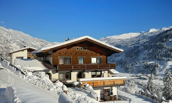 Hippach Apartment | Apartment 'Haus Kropfa' with Shared Terrace, Balcony and Wi-Fi