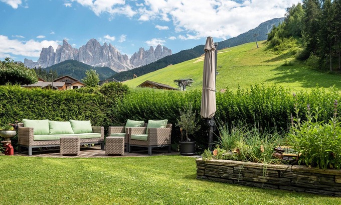 Santa Maddalena Apartment | Apartment "Hilber App Fermeda" with Mountain View, Garden and Wi-Fi