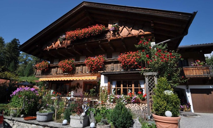 Obergrainau Apartment | Apartment 'Höllental' with Mountain View, Balcony and Wi-Fi