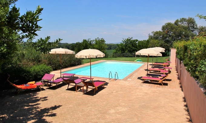 Montalto di Castro Other | Apartment in Montalto near Lake and Pool