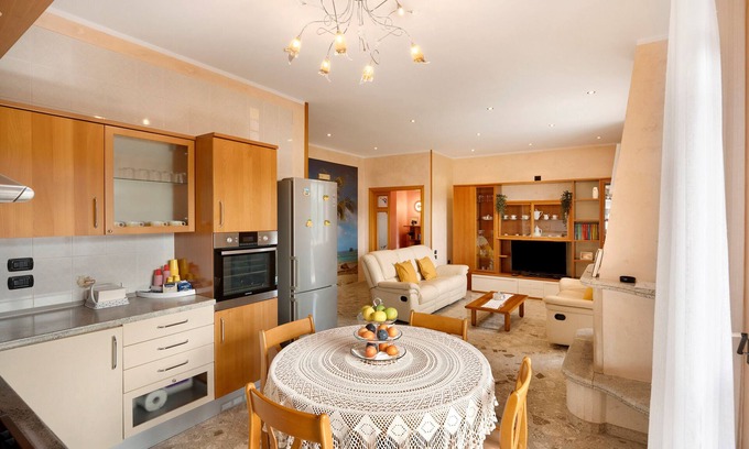 Salerno House | Apartment 'Il Limoneto Di Giovi' with Sea View, Wi-Fi and Air Conditioning