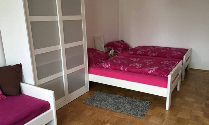 Lechhausen Apartment | Apartment in a quiet residential area