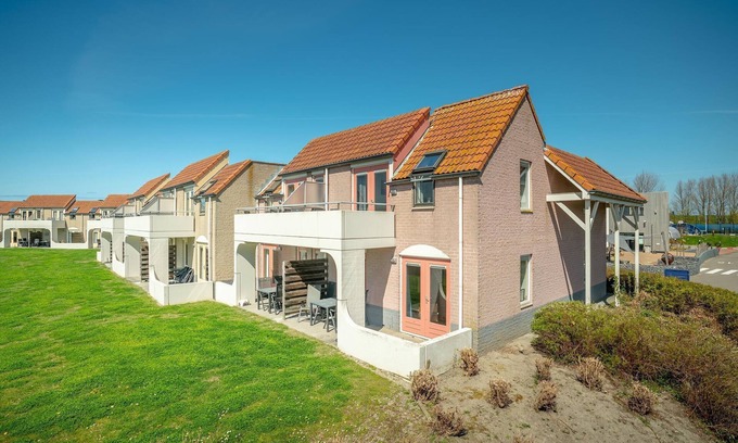 Brouwershaven Apartment | Apartment in Brouwershaven by Grevelingenmeer