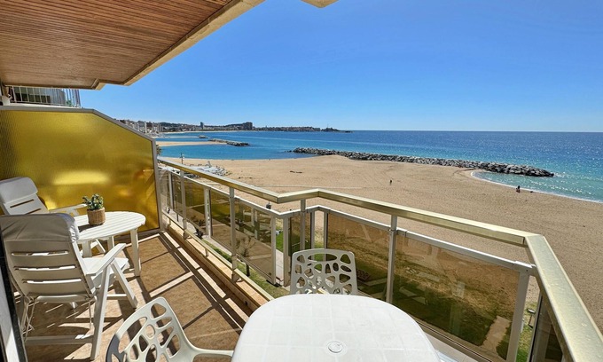 Sant Antoni de Calonge Apartment | Apartment in Calonge, Catalonia, Spain for 5 persons