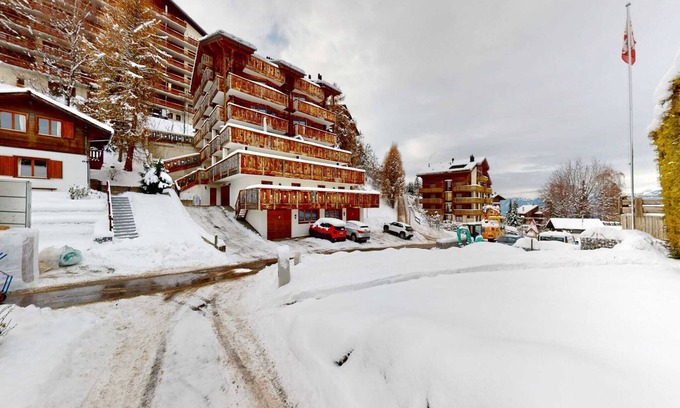 Saint-Pierre-de-Clages Apartment | Apartment in central location with views