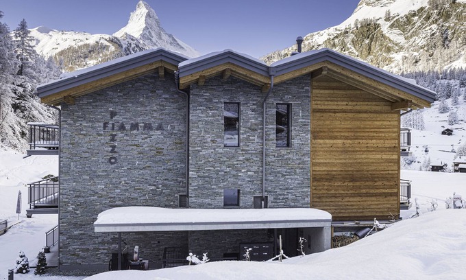 Zermatt Ski Chalet | Apartment in Chalet Pizzo Fiamma