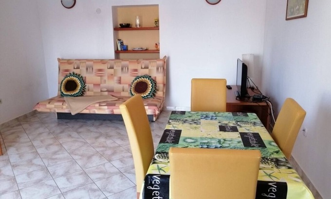 Funtana Apartment | Apartment in Funtana with Terrace, Air condition, WIFI, Washing machine (4982-5)