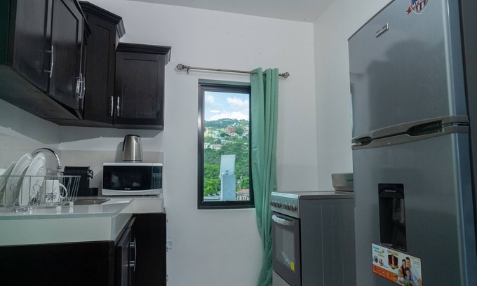 Pembroke Hall Apartment | Apartment in Kingston