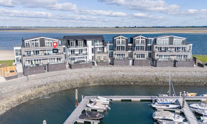 Sint-Annaland Apartment | Apartment in Sint-Annaland with Beach Access