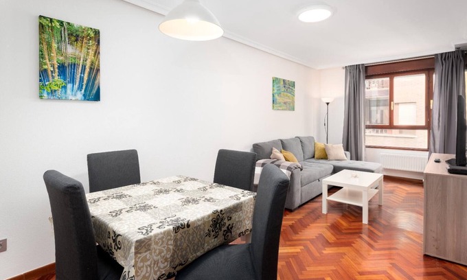 Gijon Apartment | Apartment in the very center of Gijón, great, WIFI, Movistar +, Sofa Bed