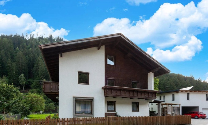 Landeck Apartment | Apartment in Tyrol with Ski Boot Heaters