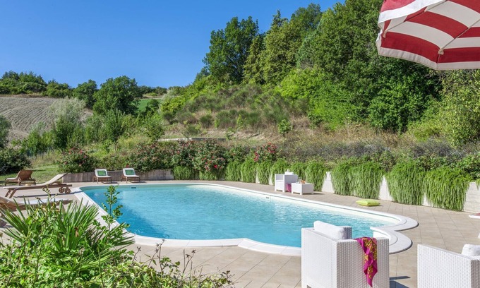 Belforte allʼIsauro House | Apartment in Belforte near Oliva Castle