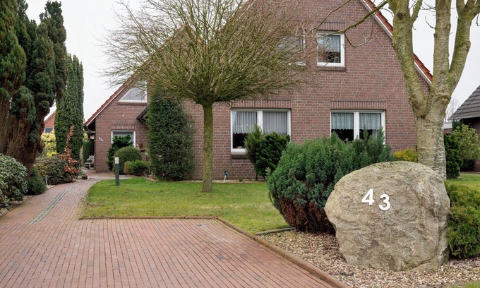 Theene Apartment | Apartment 'Kaiser' with Shared Terrace, Shared Garden and Wi-Fi