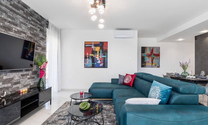 Znjan Apartment | Apartment Karla (90671-A1) - Split