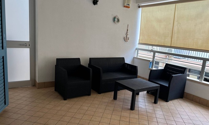 Scoglitti Apartment | Apartment 'L'ancora Di Via Del Mare' with Private Terrace, Wi-Fi and Air Conditioning
