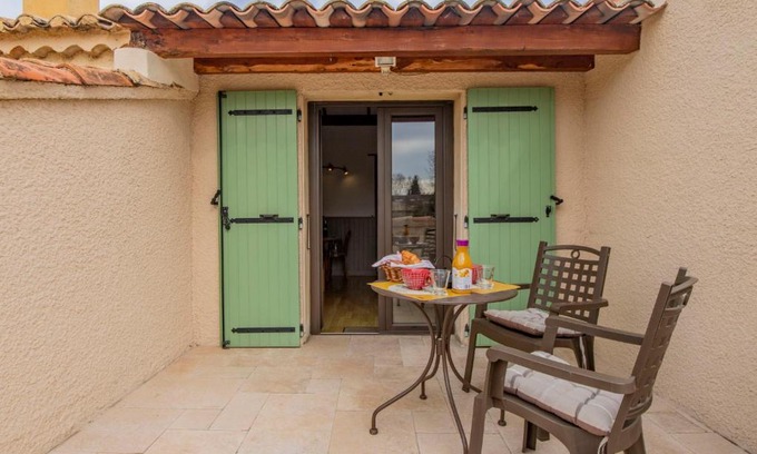 Avignon Apartment | Apartment L'Aquillon by Interhome