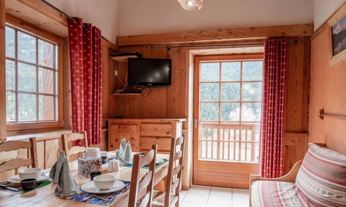 Sollieres-Sardieres Apartment | Apartment 'Le Monolithe' with Mountain View, Balcony and Wi-Fi