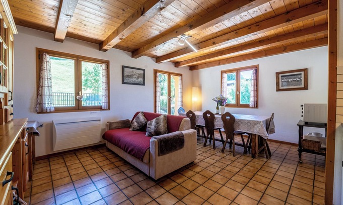 Crest-Voland Apartment | Apartment 'L'Hermine, Piscine Et Aire De Jeux' with Mountain View, Private Terrace and Wi-Fi