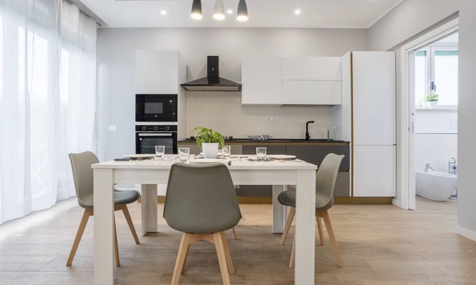 Isola delle Femmine House | Apartment 'La Casa Di Simone' with Shared Garden, Wi-Fi and Air Conditioning